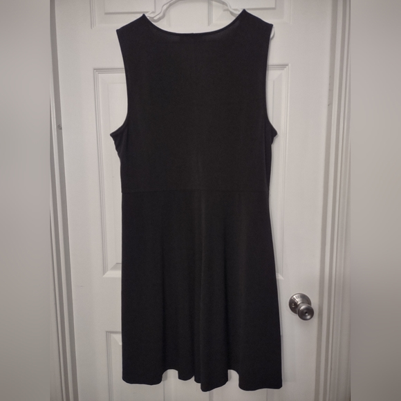 Apt. 9 Dress - Picture 2 of 5